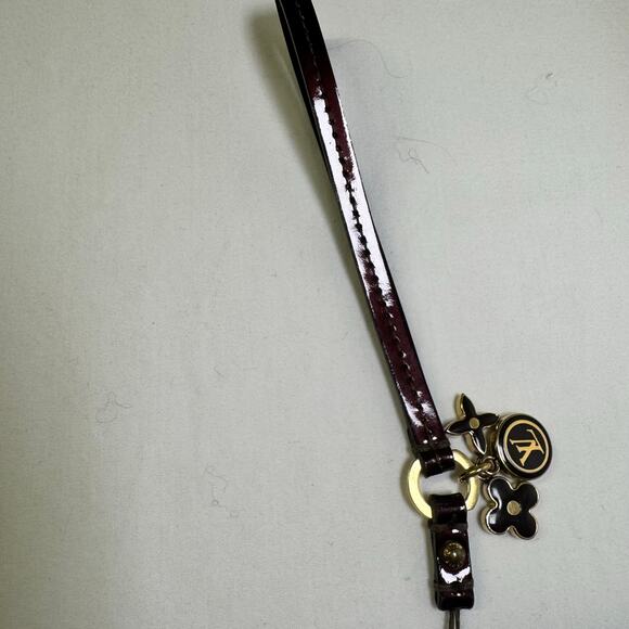 LV Dragonne Phone Bag charm - Picture 6 of 6